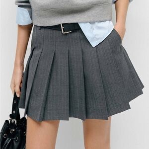 Gianni Bini Gray Pinstripe Pleated Mini Skirt